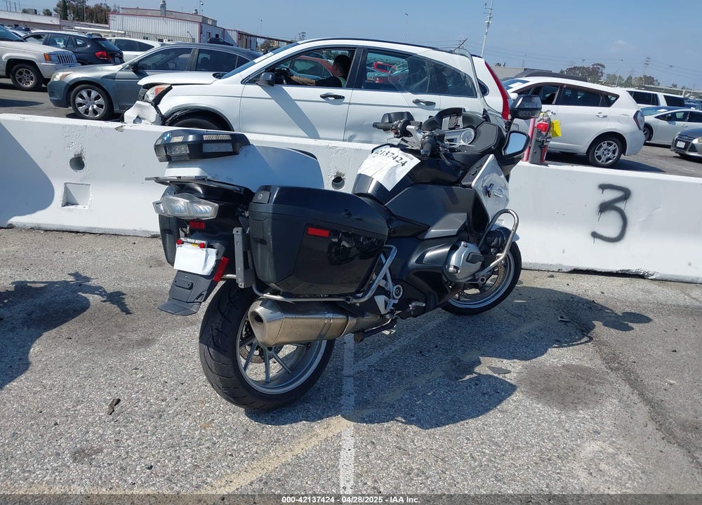 2016 BMW R1200 RT VIN: WB10A1301GZ195575