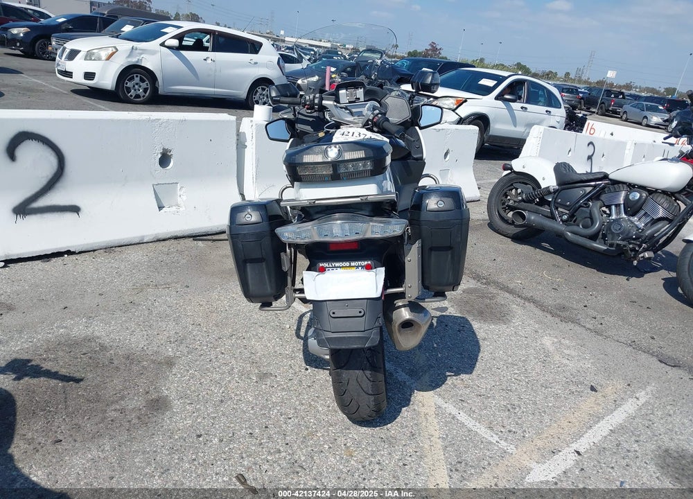 2016 BMW R1200 RT VIN: WB10A1301GZ195575
