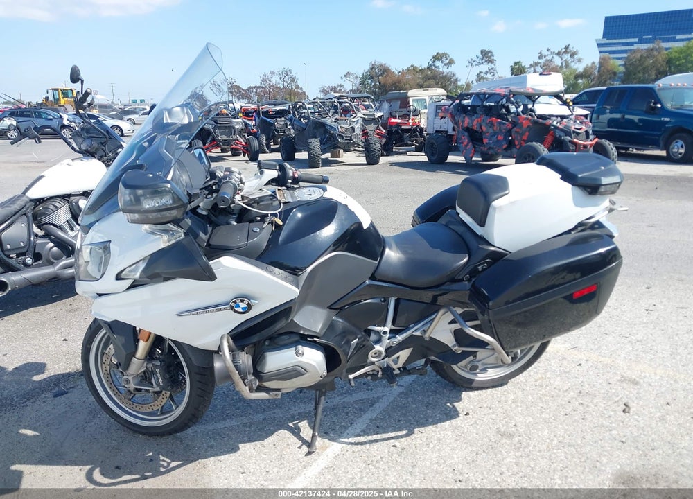2016 BMW R1200 RT VIN: WB10A1301GZ195575