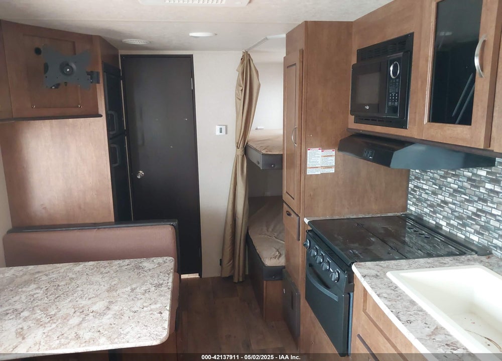2017 FOREST RIVER CRUZ LITE VIN: 4X4TSMV29H7413590