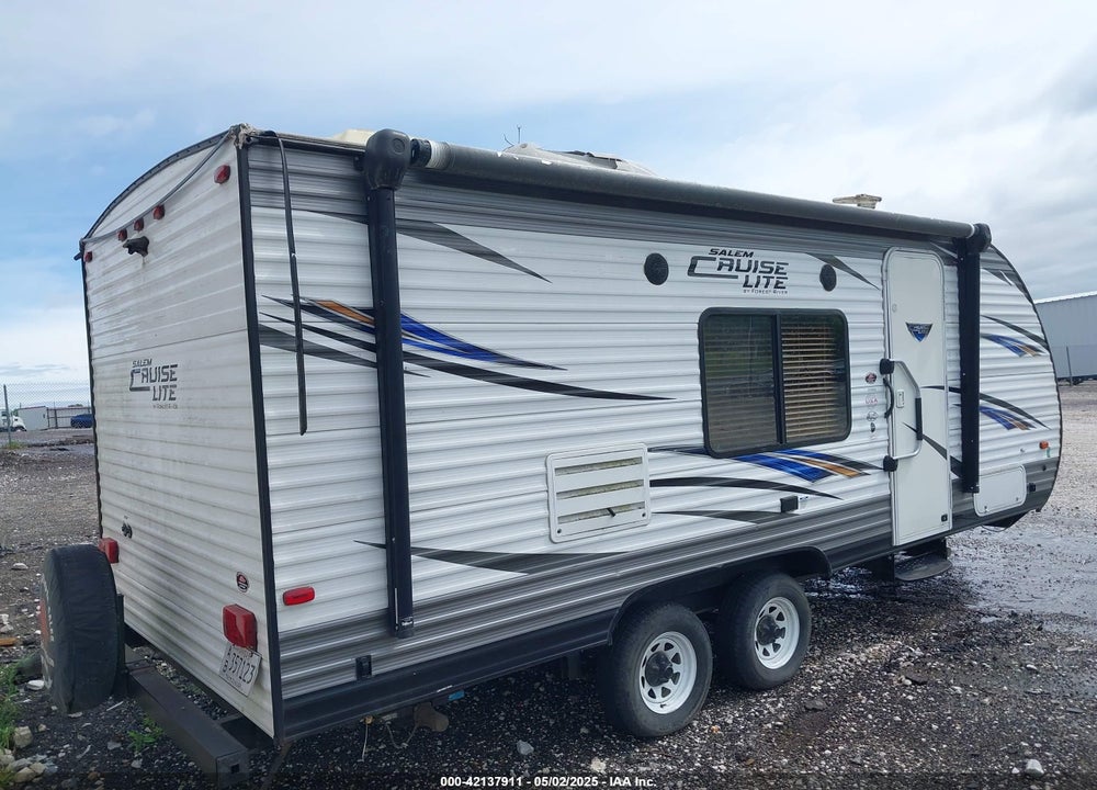 2017 FOREST RIVER CRUZ LITE VIN: 4X4TSMV29H7413590