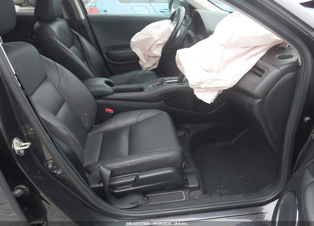 2018 HONDA HR-V VIN: 3CZRU5H77JM701136