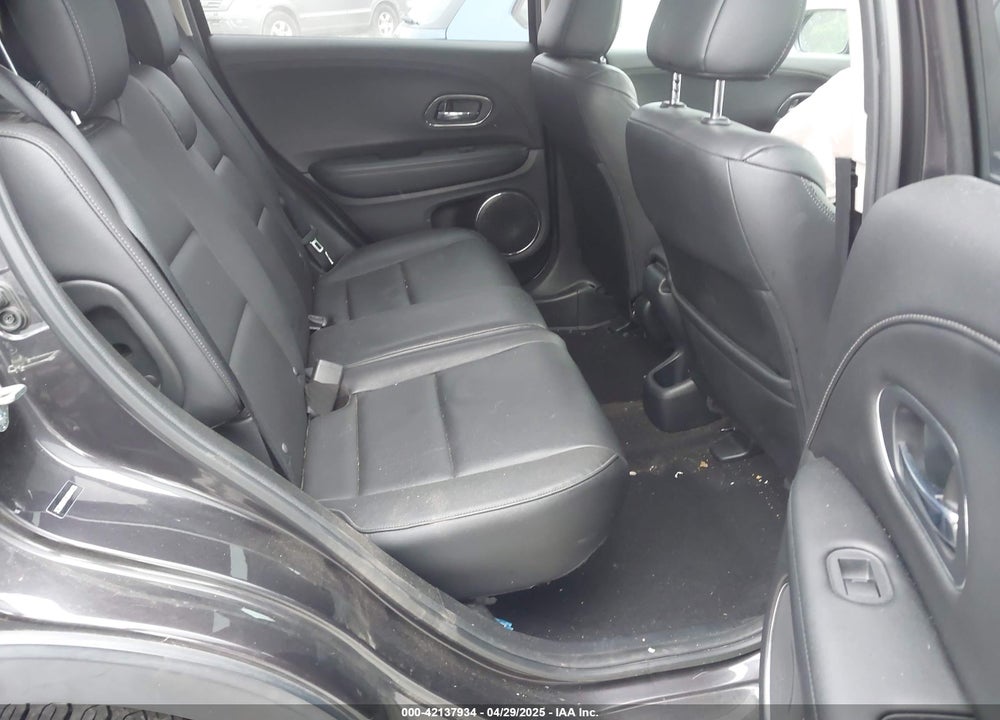 2018 HONDA HR-V VIN: 3CZRU5H77JM701136