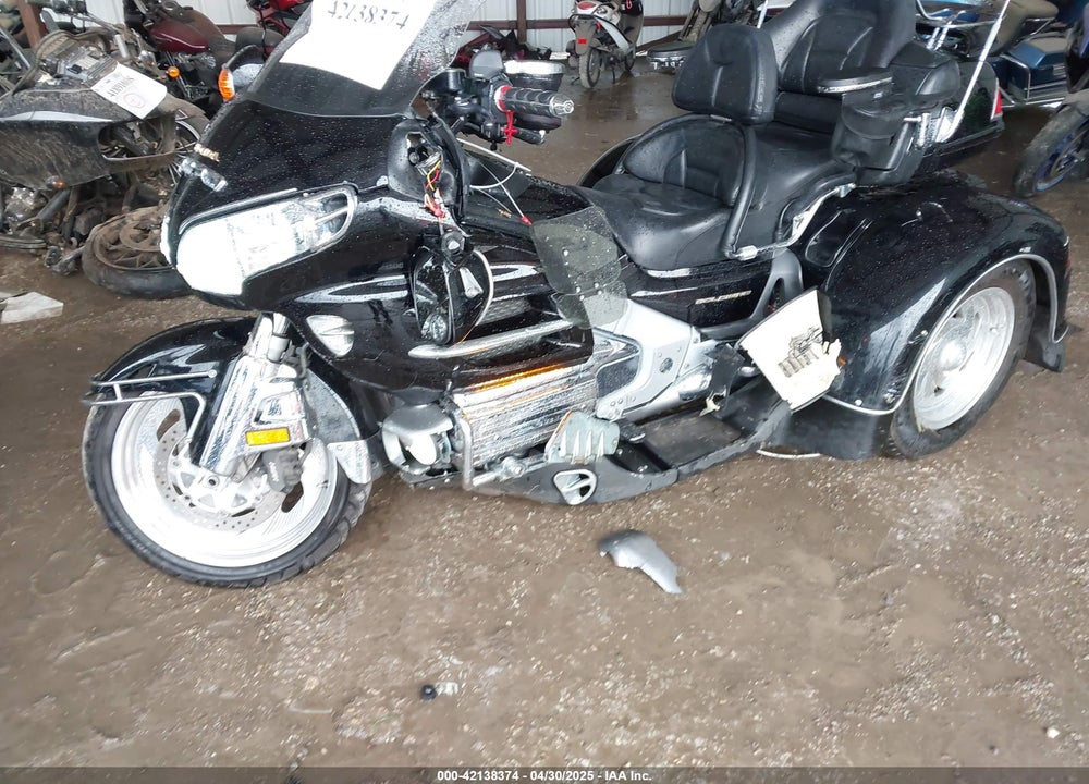 2002 HONDA GL1800 VIN: 1HFSC470X2A109159