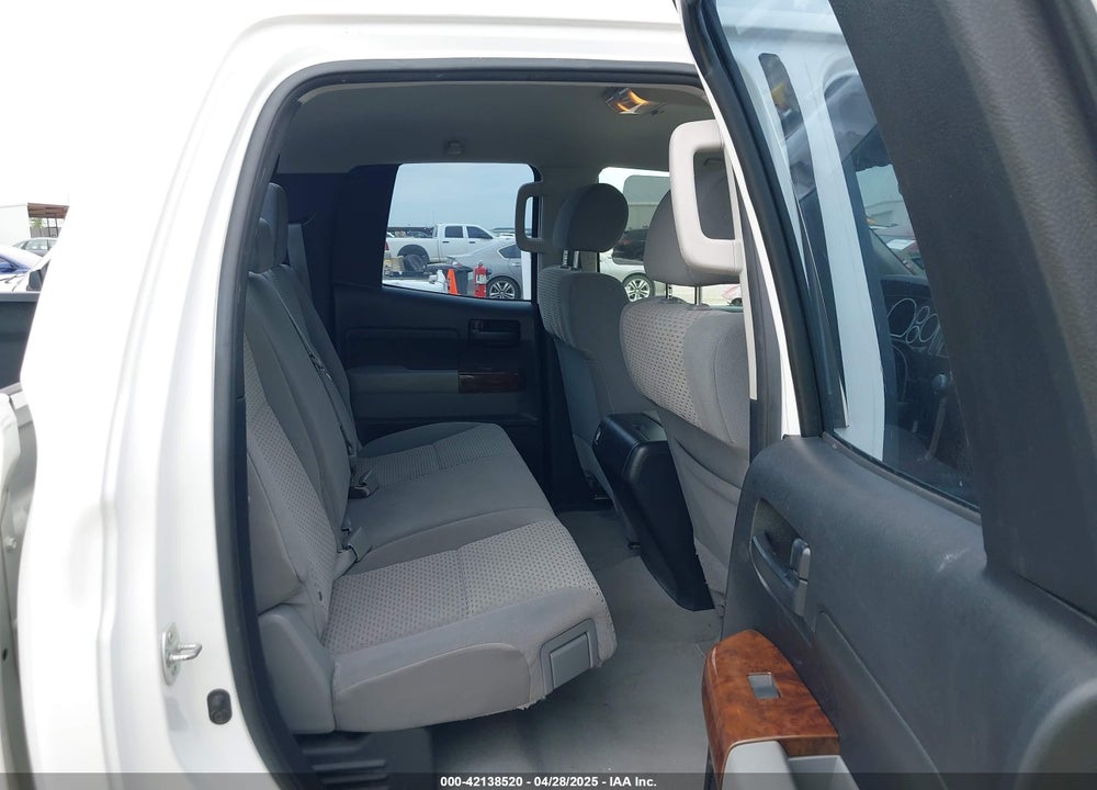 2011 TOYOTA TUNDRA GRADE 5.7L V8 VIN: 5TFRY5F15BX101297
