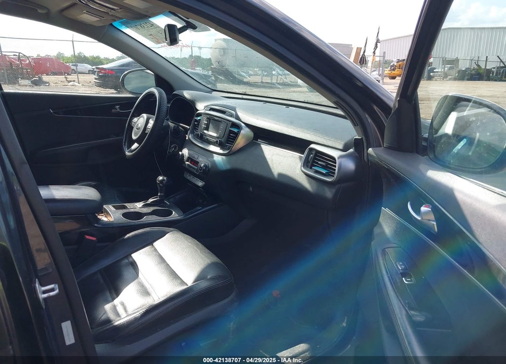 2016 KIA SORENTO VIN: 5XYPHDA5XGG083093