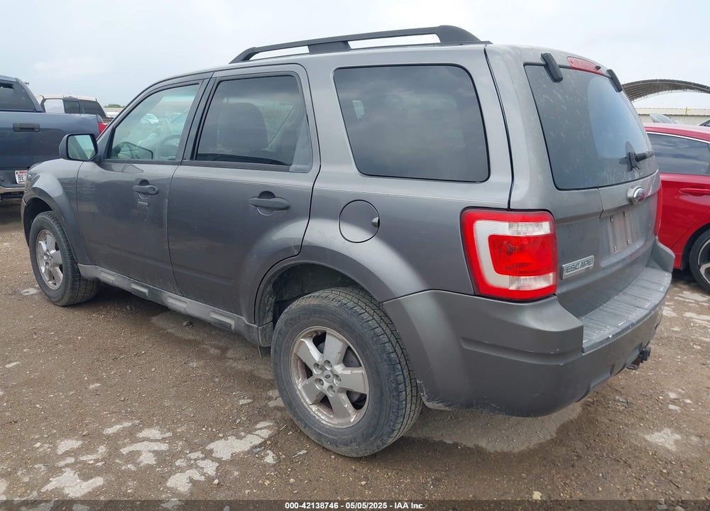 2009 FORD ESCAPE VIN: 1FMCU03749KA29640