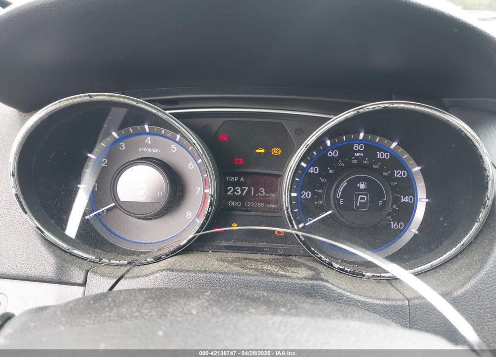 2014 HYUNDAI SONATA VIN: 5NPEB4AC1EH829914