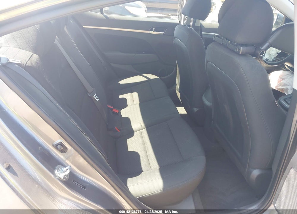 2020 HYUNDAI ELANTRA VIN: 5NPD84LF2LH525411