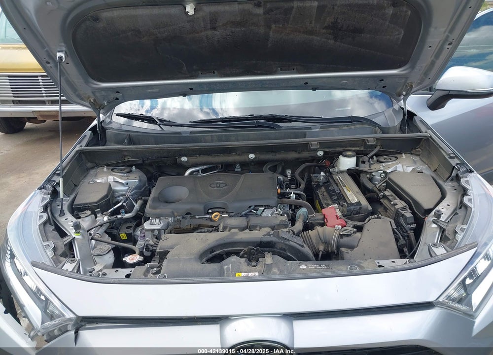 2021 TOYOTA RAV4 XLE VIN: 2T3W1RFV3MC142277