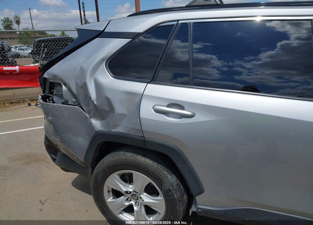 2021 TOYOTA RAV4 XLE VIN: 2T3W1RFV3MC142277