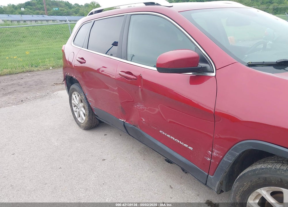 2017 JEEP CHEROKEE VIN: 1C4PJLCB0HW624030