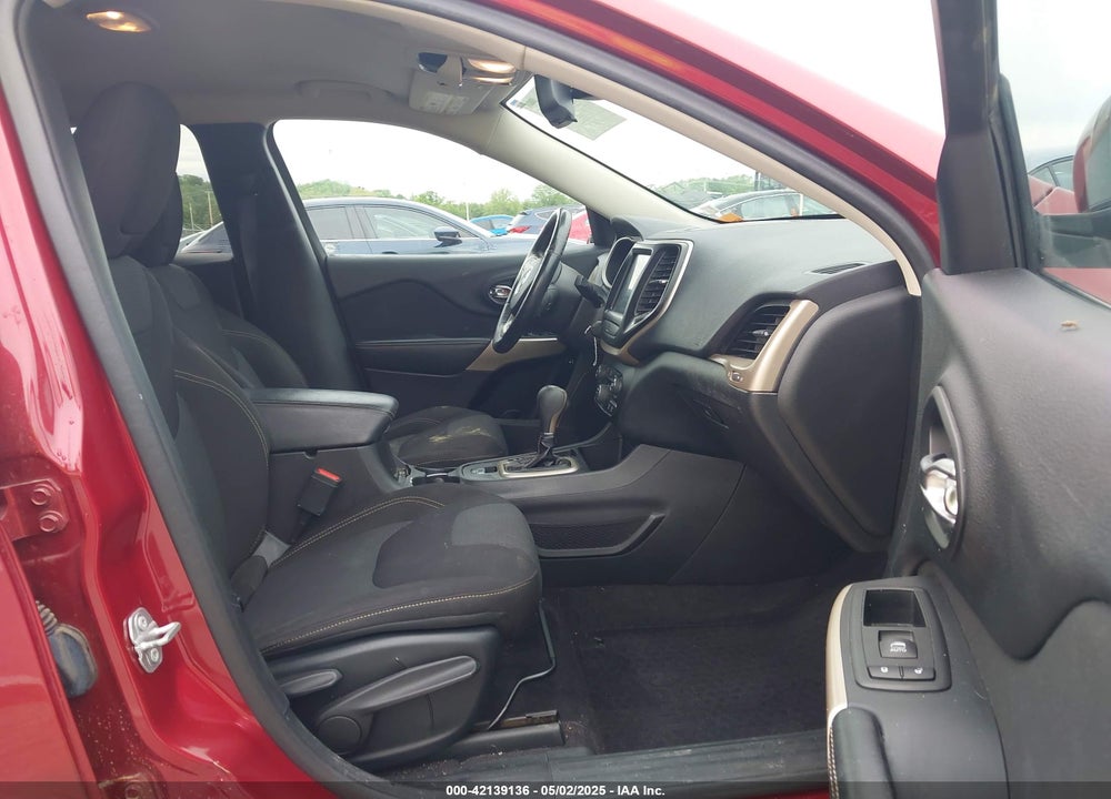 2017 JEEP CHEROKEE VIN: 1C4PJLCB0HW624030