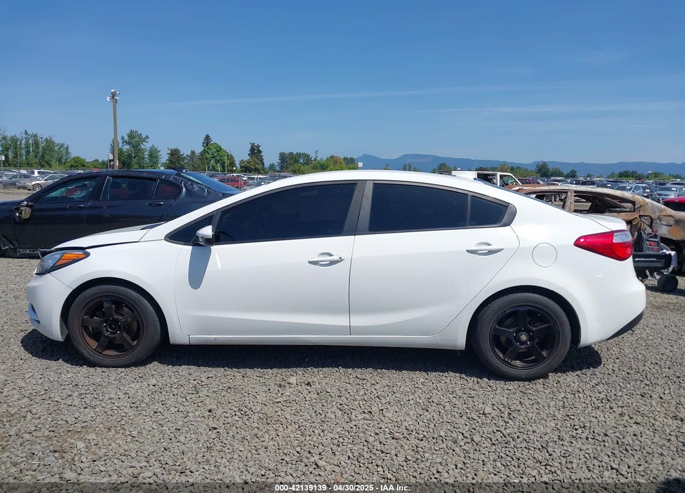 2016 KIA FORTE VIN: KNAFK4A60G5614345