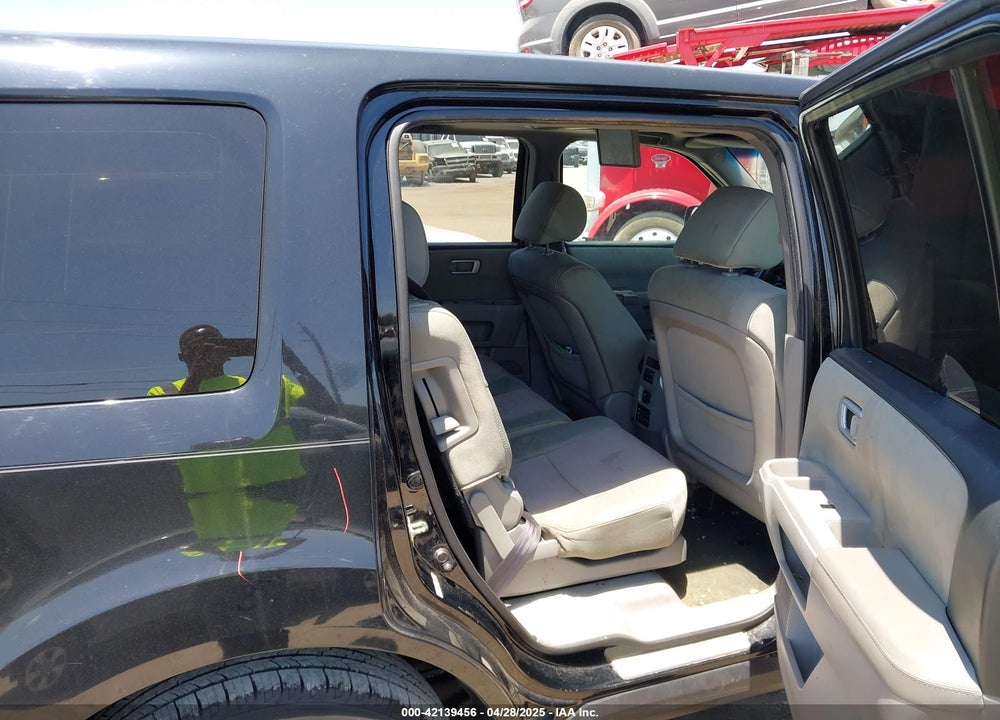 2015 HONDA PILOT VIN: 5FNYF3H36FB007627