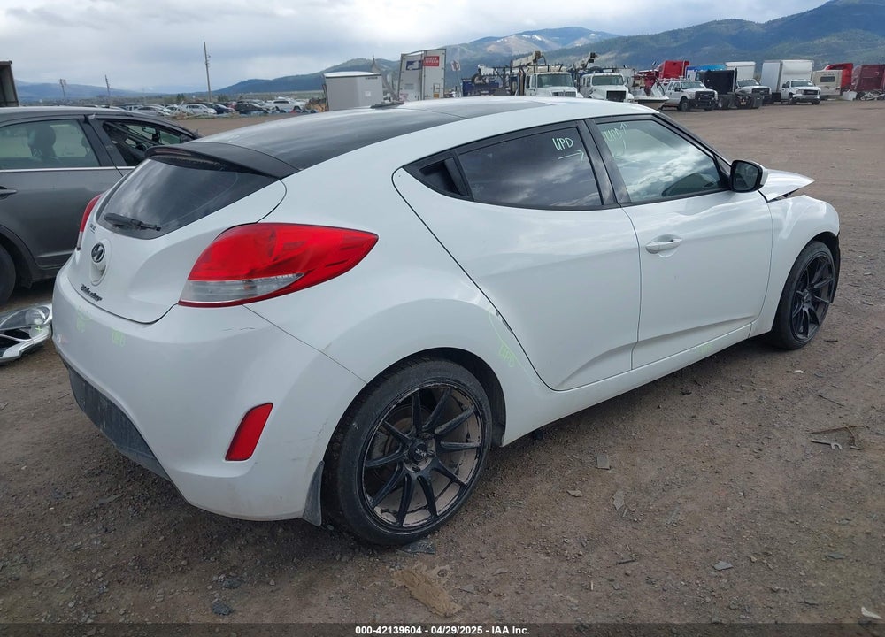 2014 HYUNDAI VELOSTER VIN: KMHTC6AD5EU206631