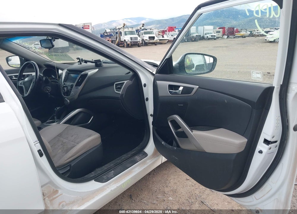 2014 HYUNDAI VELOSTER VIN: KMHTC6AD5EU206631