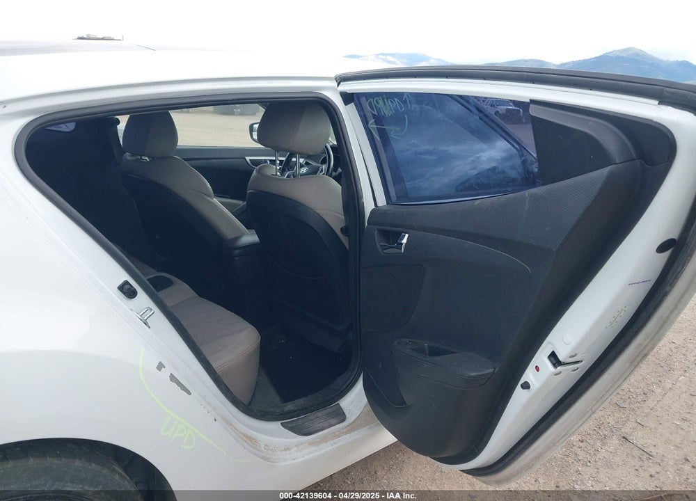 2014 HYUNDAI VELOSTER VIN: KMHTC6AD5EU206631
