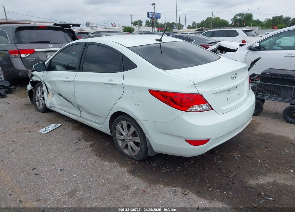 2013 HYUNDAI ACCENT VIN: KMHCU4AE8DU275645