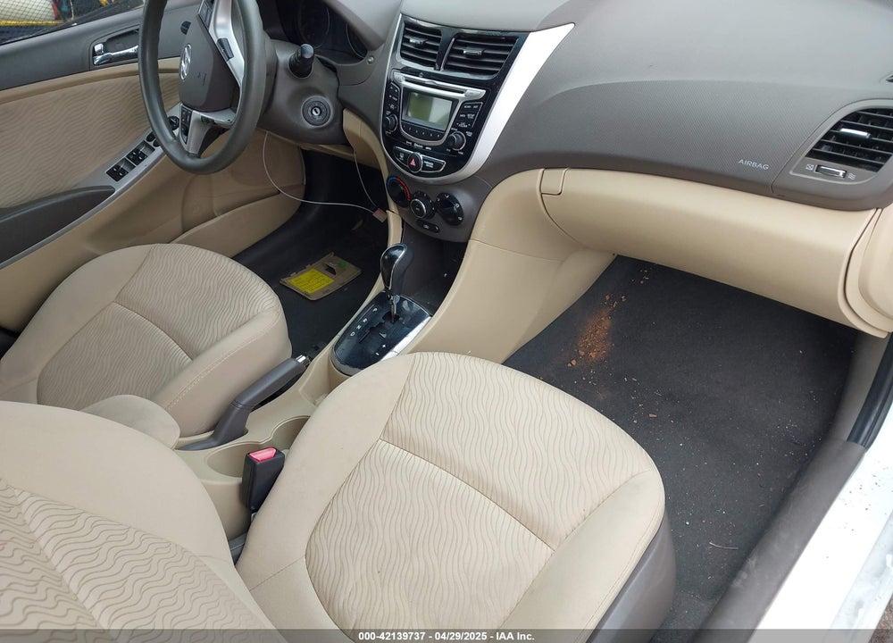 2013 HYUNDAI ACCENT VIN: KMHCU4AE8DU275645