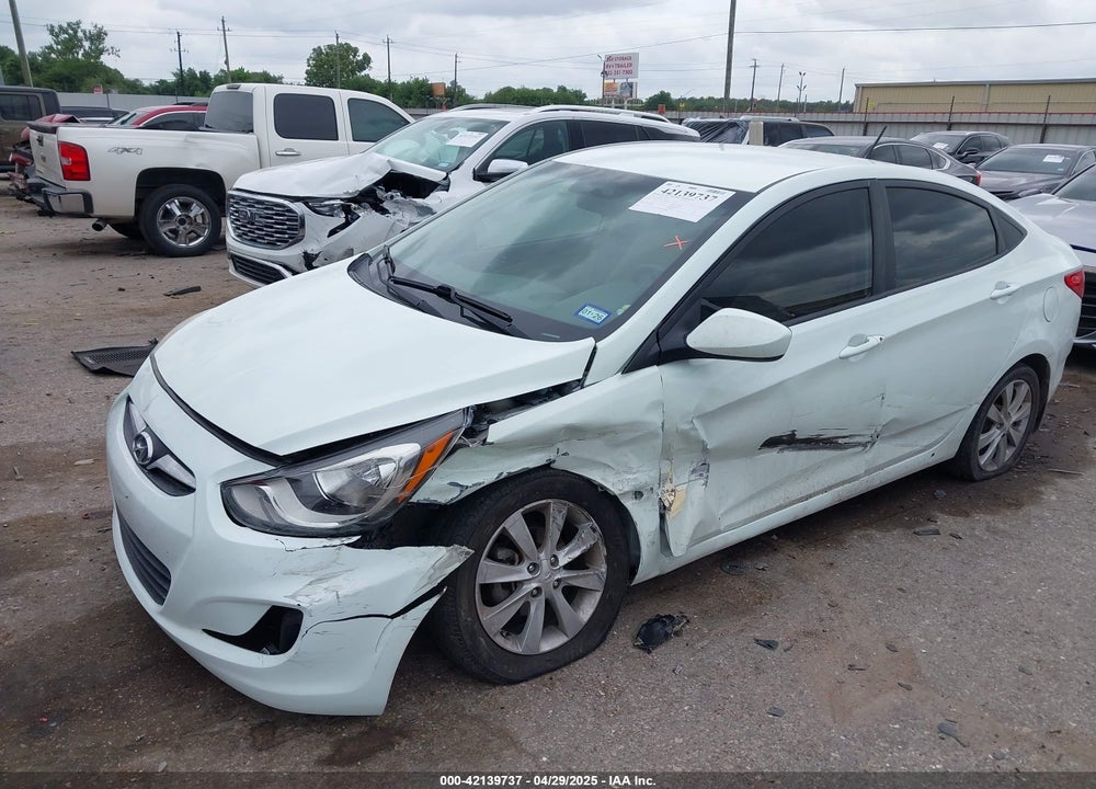 2013 HYUNDAI ACCENT VIN: KMHCU4AE8DU275645