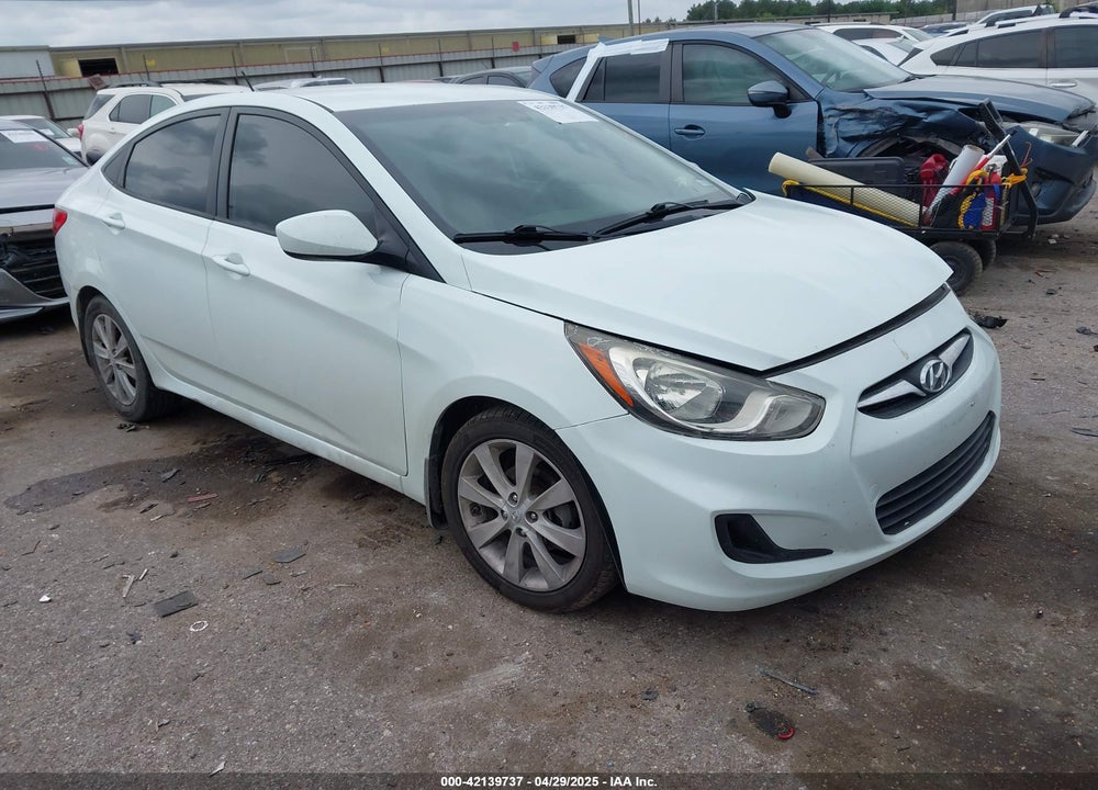2013 HYUNDAI ACCENT VIN: KMHCU4AE8DU275645