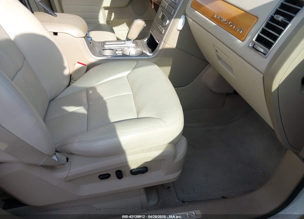 2007 LINCOLN MKX VIN: 2LMDU88C87BJ13741
