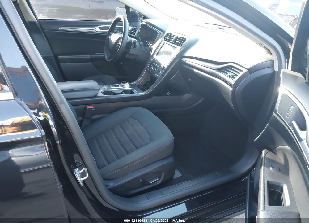 2019 FORD FUSION HYBRID SE VIN: 3FA6P0LU1KR284400