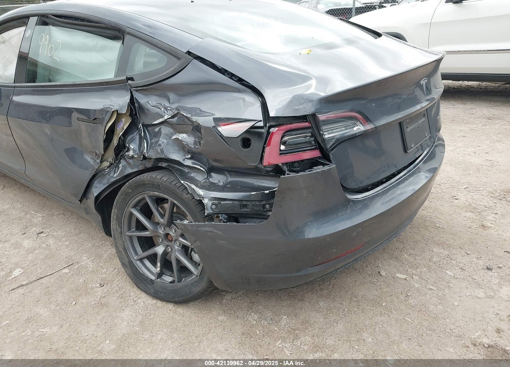 2022 TESLA MODEL 3 VIN: 5YJ3E1EB6NF260118