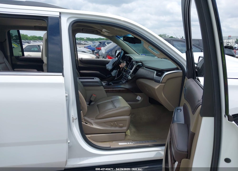 2017 CHEVROLET SUBURBAN LT VIN: 1GNSCHKC7HR115215