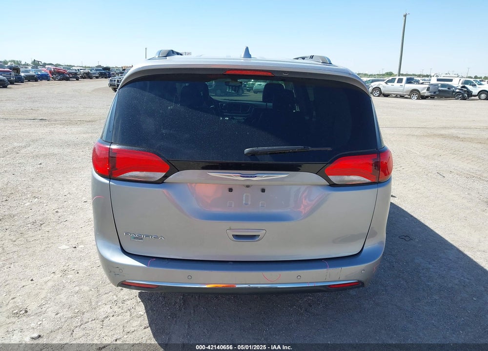 2020 CHRYSLER PACIFICA TOURING L VIN: 2C4RC1BG4LR272446