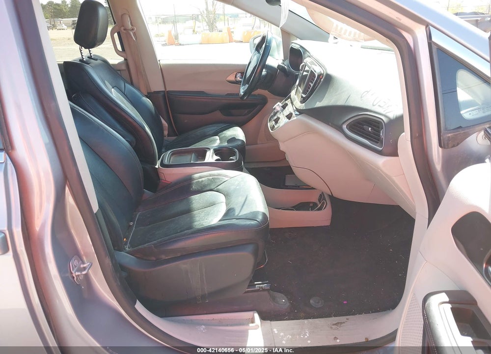 2020 CHRYSLER PACIFICA TOURING L VIN: 2C4RC1BG4LR272446