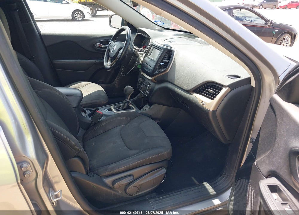 2016 JEEP CHEROKEE LATITUDE VIN: 1C4PJLCB3GW200355