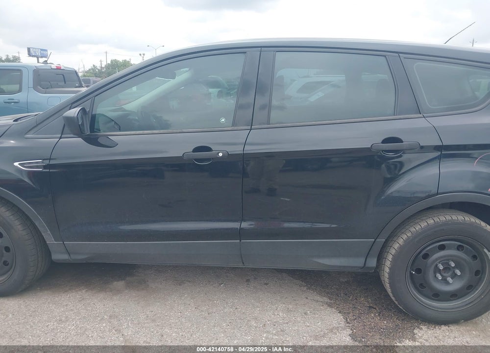 2018 FORD ESCAPE VIN: 1FMCU0F7XJUB72189