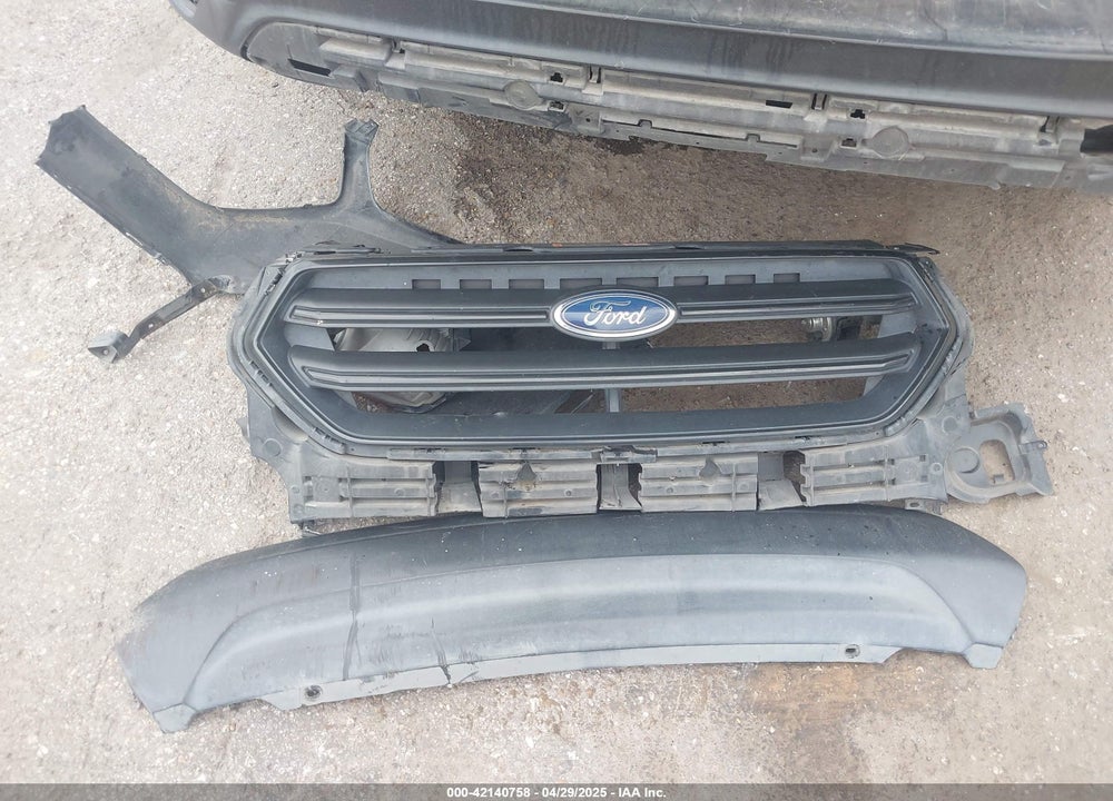 2018 FORD ESCAPE VIN: 1FMCU0F7XJUB72189