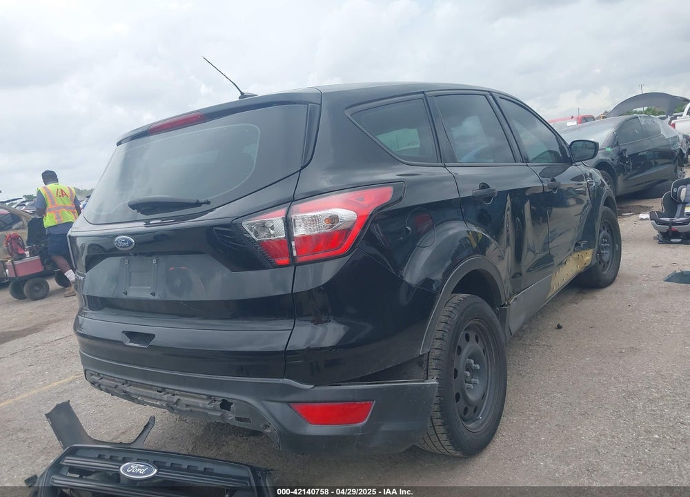 2018 FORD ESCAPE VIN: 1FMCU0F7XJUB72189