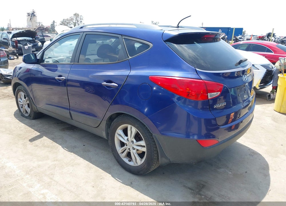 2011 HYUNDAI TUCSON GLS VIN: KM8JU3AC3BU198325