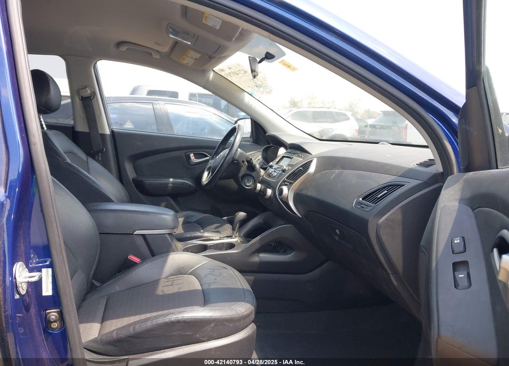 2011 HYUNDAI TUCSON GLS VIN: KM8JU3AC3BU198325
