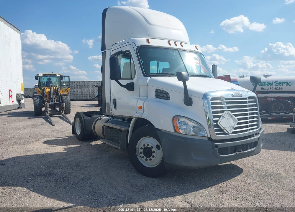 2016 FREIGHTLINER CASCADIA 113 VIN: 1FUBGAD44GLGU8646
