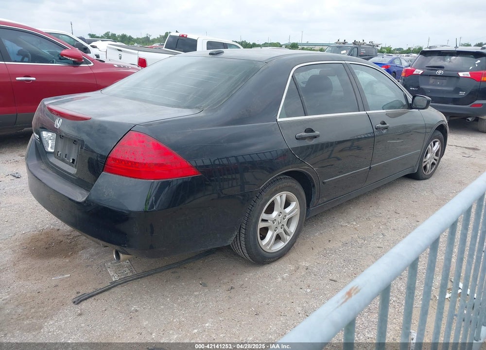 2007 HONDA ACCORD 2.4 EX VIN: 1HGCM56817A073220