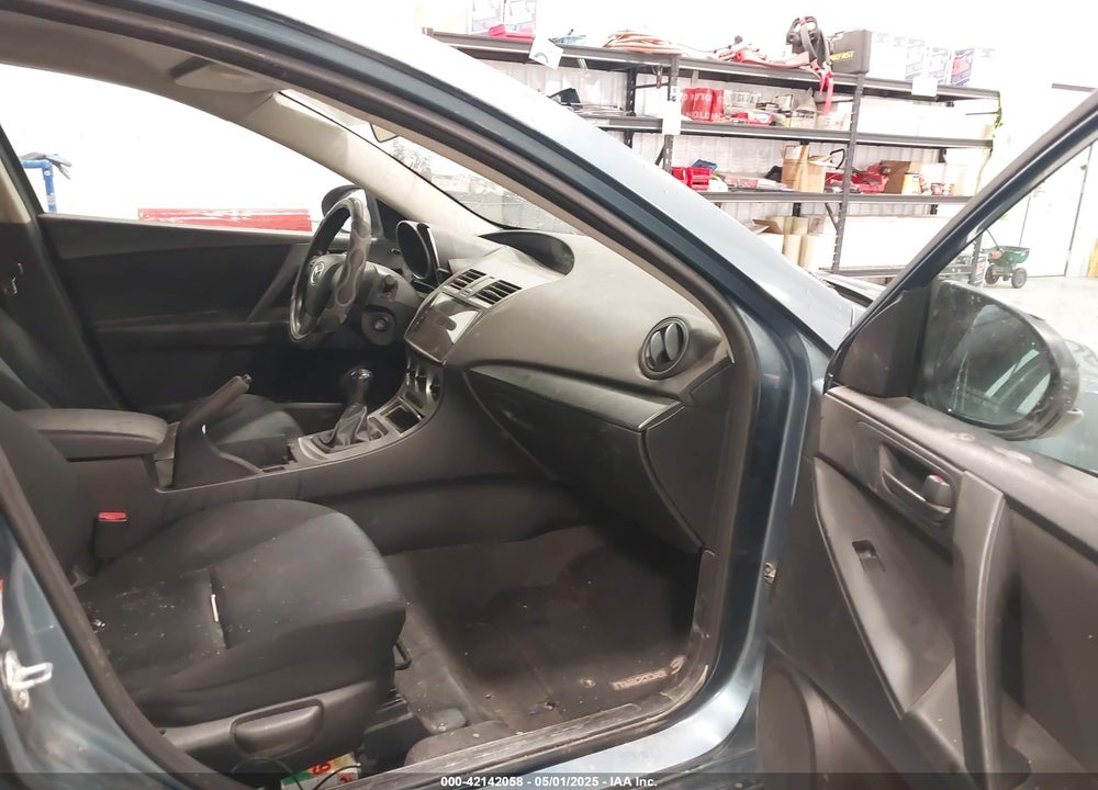 2010 MAZDA 3 I SPORT VIN: JM1BL1SF7A1230475