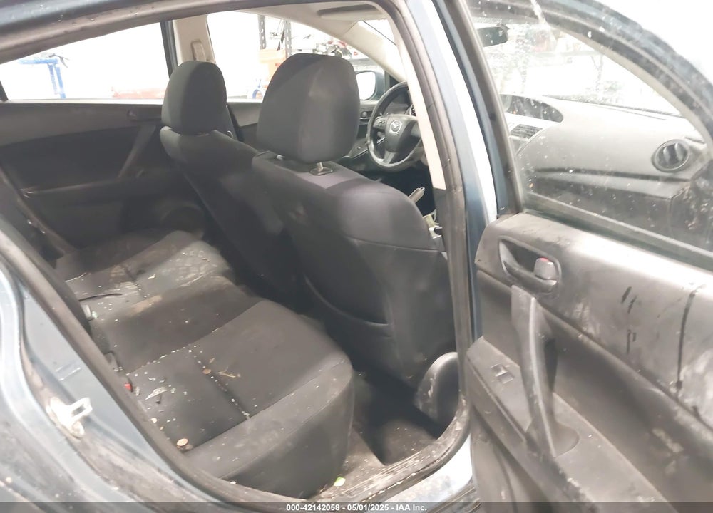 2010 MAZDA 3 I SPORT VIN: JM1BL1SF7A1230475