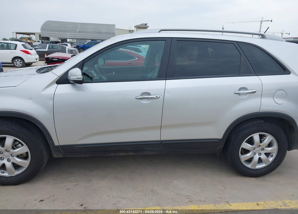 2011 KIA SORENTO LX V6 VIN: 5XYKT4A20BG164594