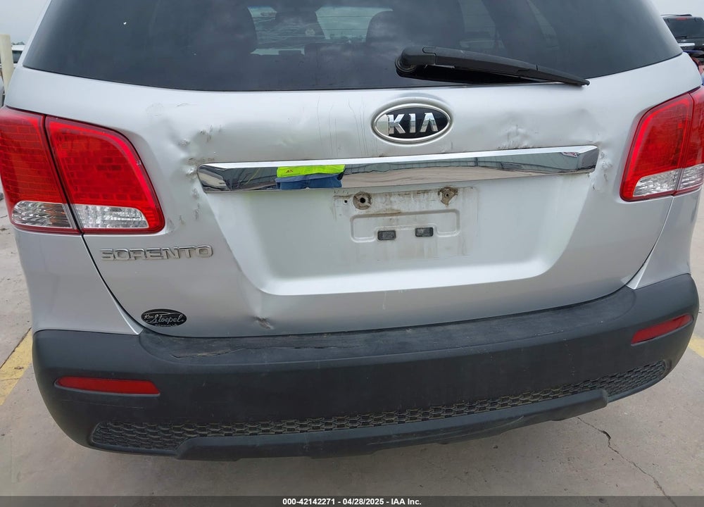 2011 KIA SORENTO LX V6 VIN: 5XYKT4A20BG164594