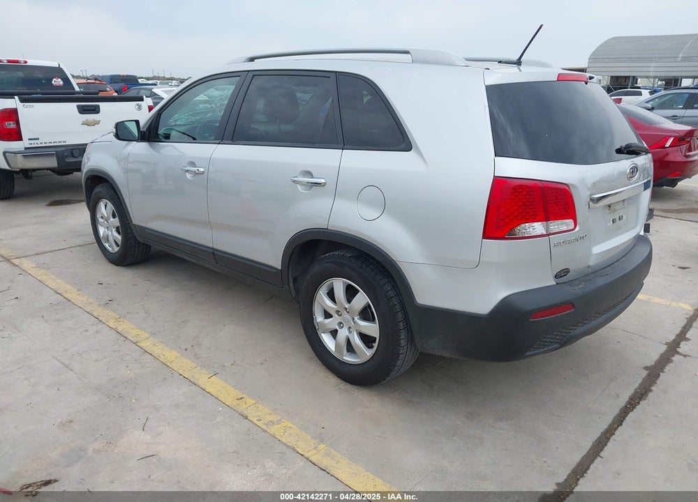 2011 KIA SORENTO LX V6 VIN: 5XYKT4A20BG164594