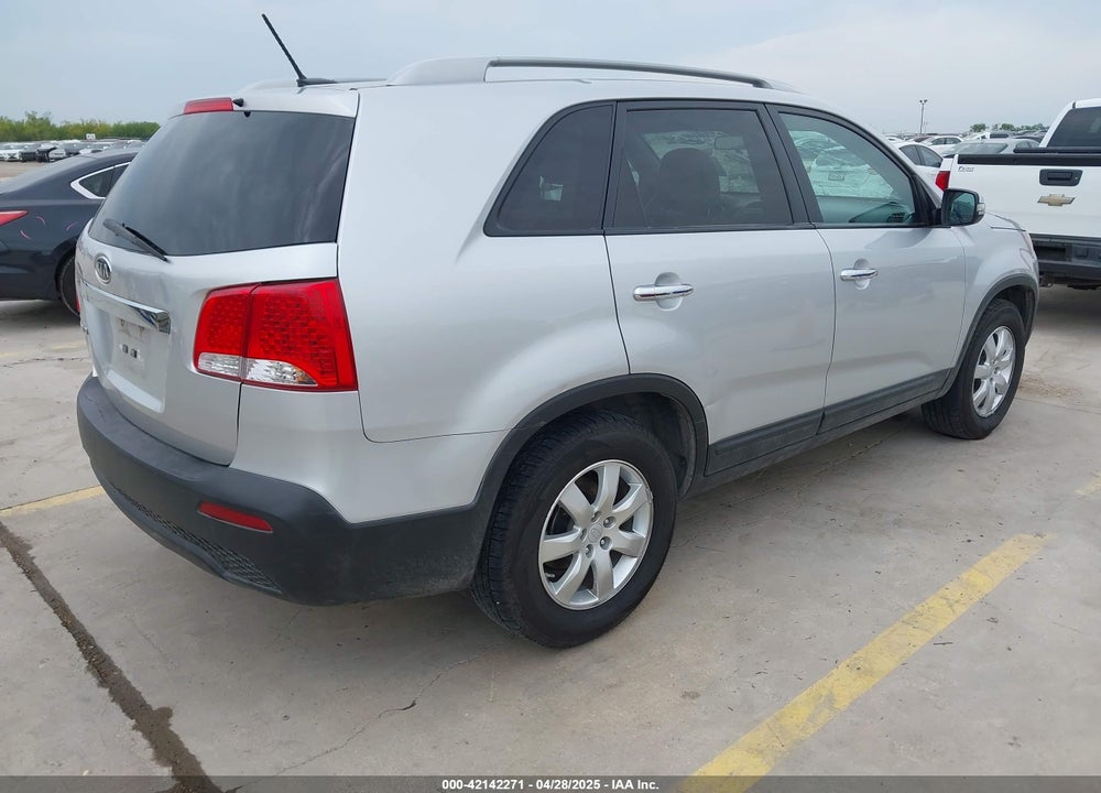 2011 KIA SORENTO LX V6 VIN: 5XYKT4A20BG164594