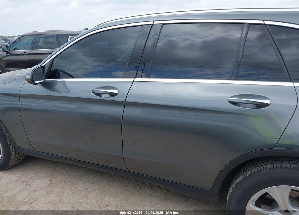 2017 MERCEDES-BENZ GLC 300 VIN: WDC0G4JB9HV011882