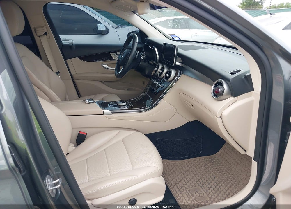 2017 MERCEDES-BENZ GLC 300 VIN: WDC0G4JB9HV011882