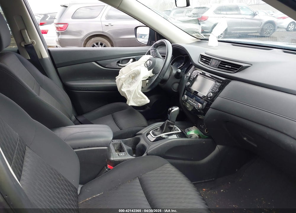 2018 NISSAN ROGUE VIN: KNMAT2MV4JP617844