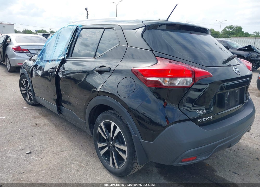 2019 NISSAN KICKS SV VIN: 3N1CP5CU9KL555560